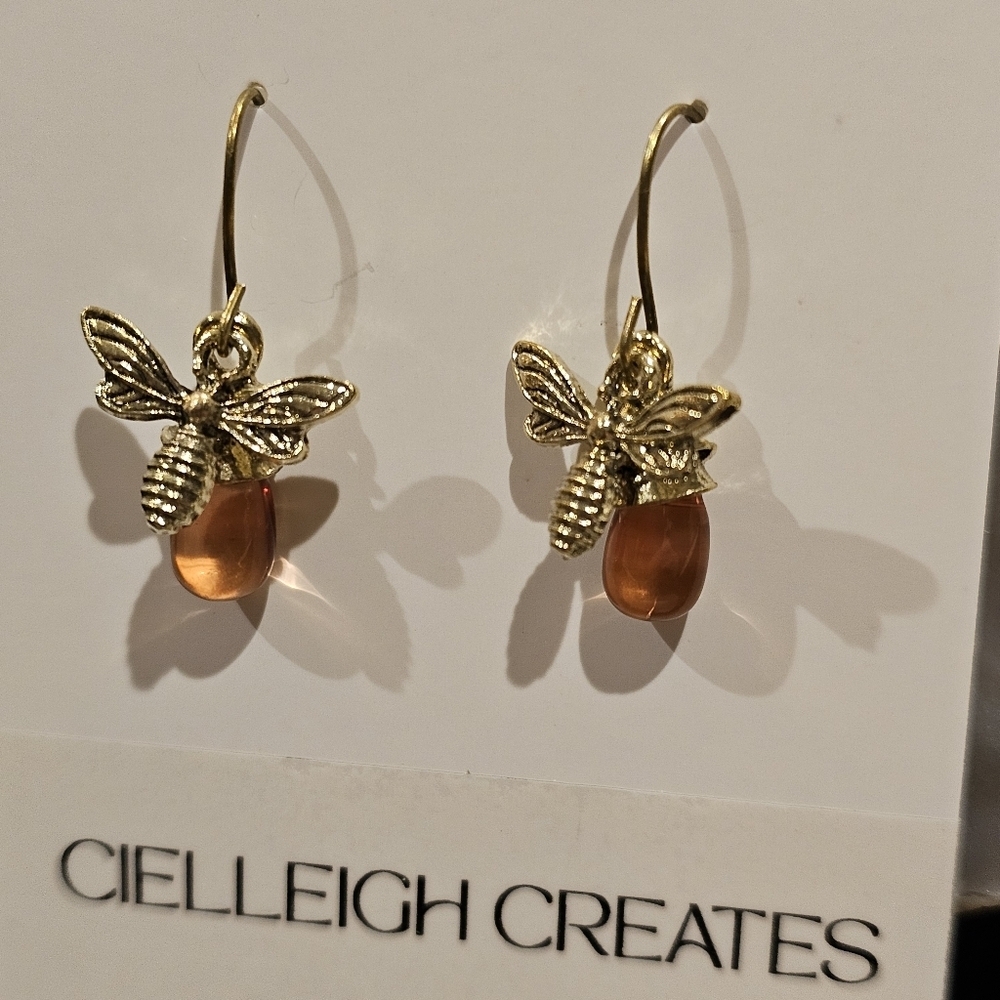 💥4 for $25💥 Amber Bee Earrings